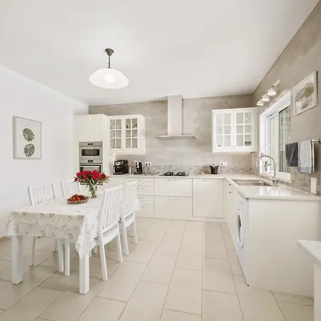 Karibou With Fruit Garden And Private Pool Villa