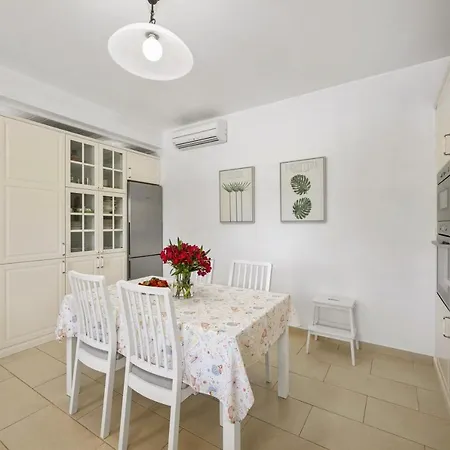 Villa Karibou With Fruit Garden And Private Pool