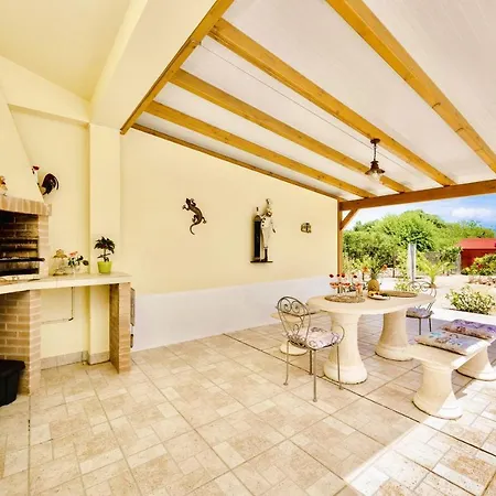 Karibou With Fruit Garden And Private Pool Villa